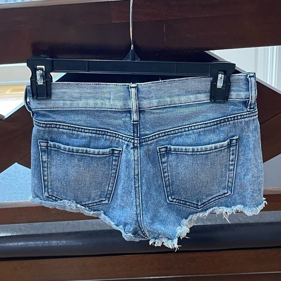 Bullhead Denim high rise shorts in a size 24 - Picture 7 of 12